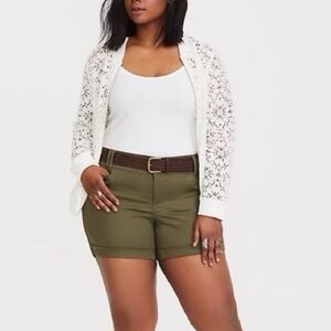 Torrid Size 22 Green Sateen Twill Cotton Blend Cuffed Mid-Rise Utility Shorts